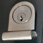 finger pull door handle